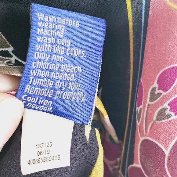 Apt. 9 Button-Up Blouse Women's Size M Abstract Floral Pockets Business Casual - Picture 5 of 7